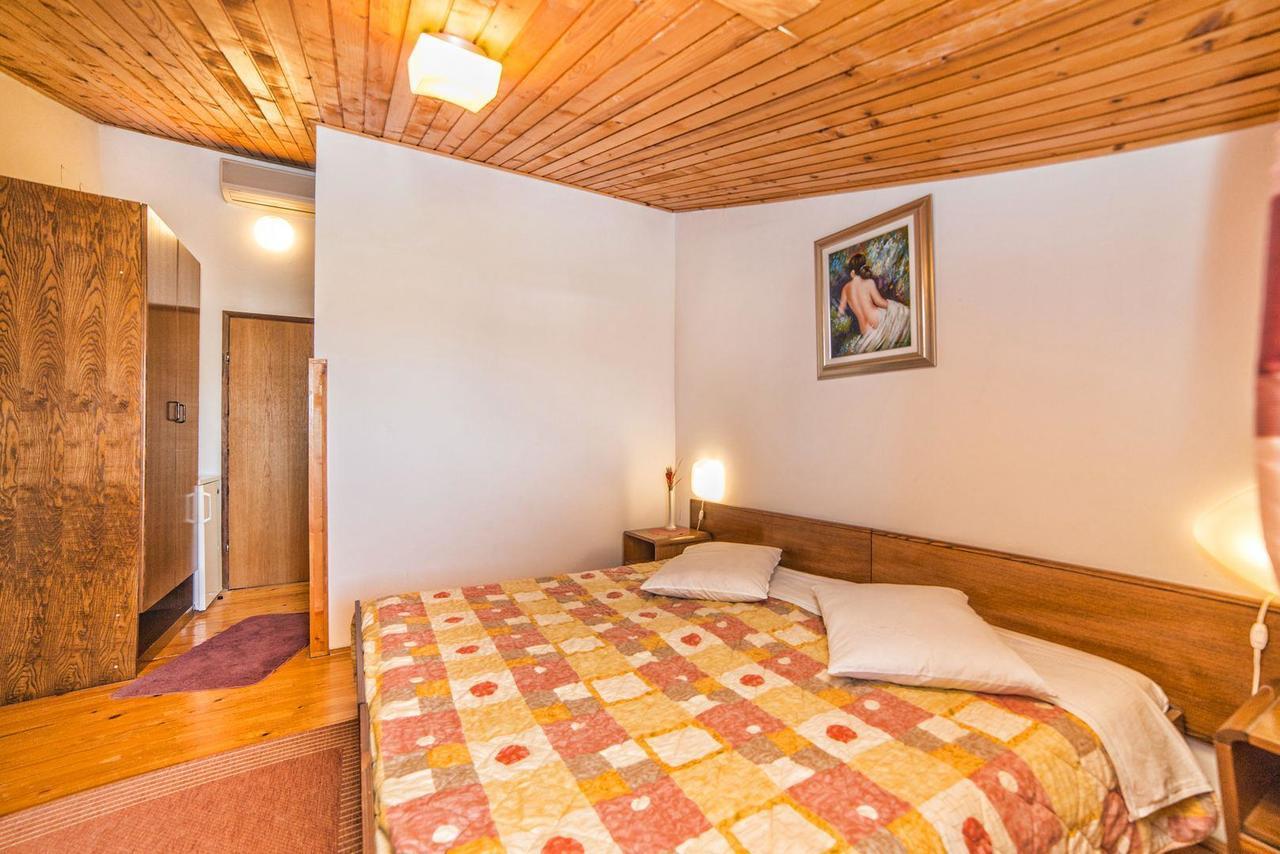 Apartments And Rooms Ana Pomer 217 Extérieur photo